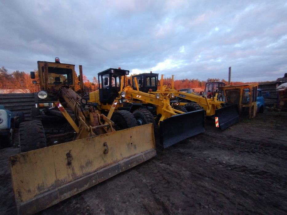 Продам автогрейдер Дз 122