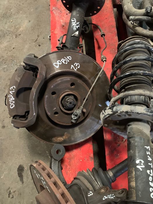 Suspensões\Manga de Eixo Fiat Doblo 1.3