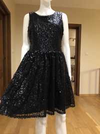 Czarna suknia cekinowa z dużym dekoltem na plecach GinaTricot