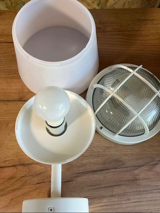 Dwie używane lampy w bardzo dobrym stanie.