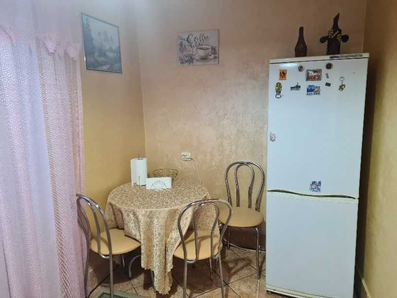 Подобово  1 кім квартира поруч з басейнами