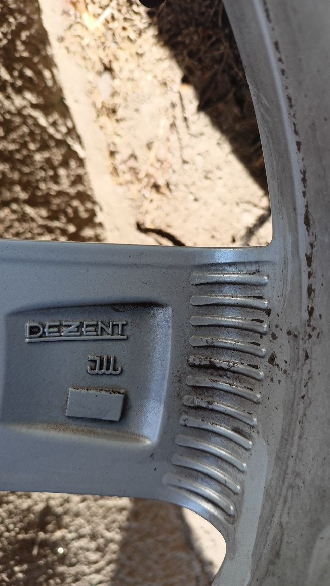 Диски Dezent с зимней резиной 215/55 R17