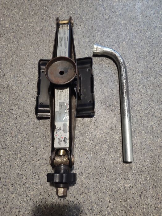 Домкрат Мерседес А клас Mercedes A class