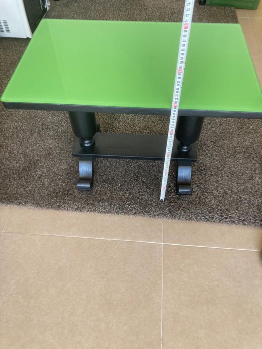 Mesa de apoio em bom estado