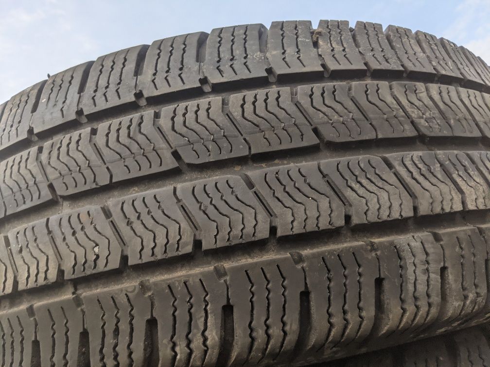 225/65R16C Barum 23рік