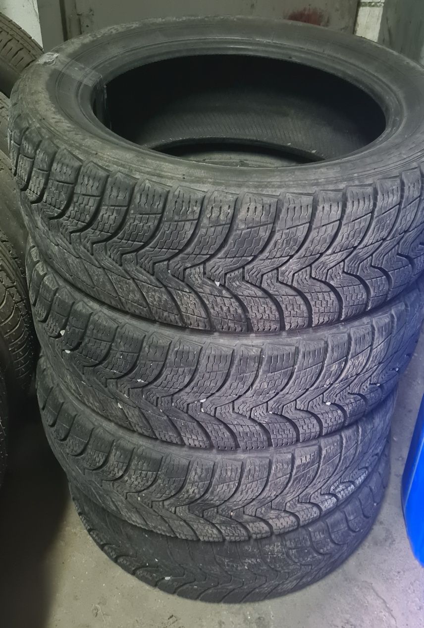 Продам зимову гуму PREMIORRI MAGGIORE 205/55R16