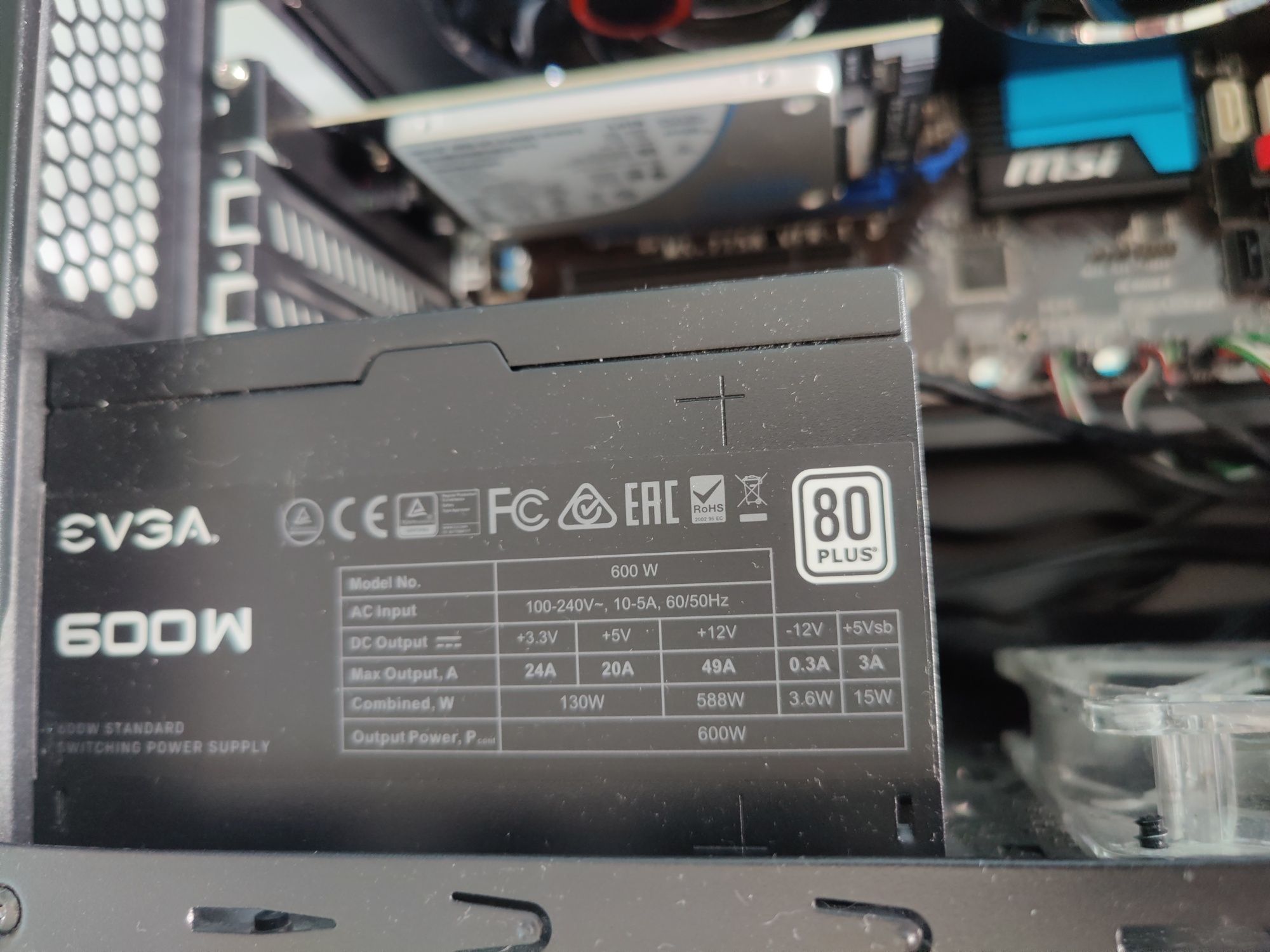 Продам игровой компьютер core i7 3770k, 8 gb ОЗУ, 4 Тб, xfx r9 280 3g