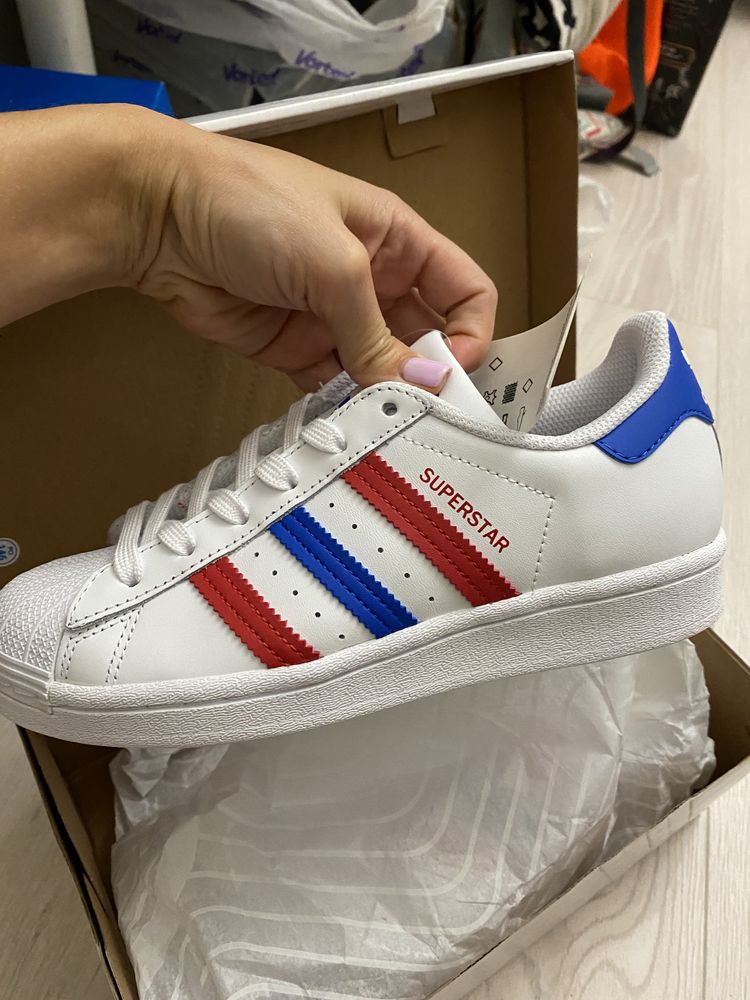 Кросівки Adidas superstar , шкіра, оригінал , р. 35