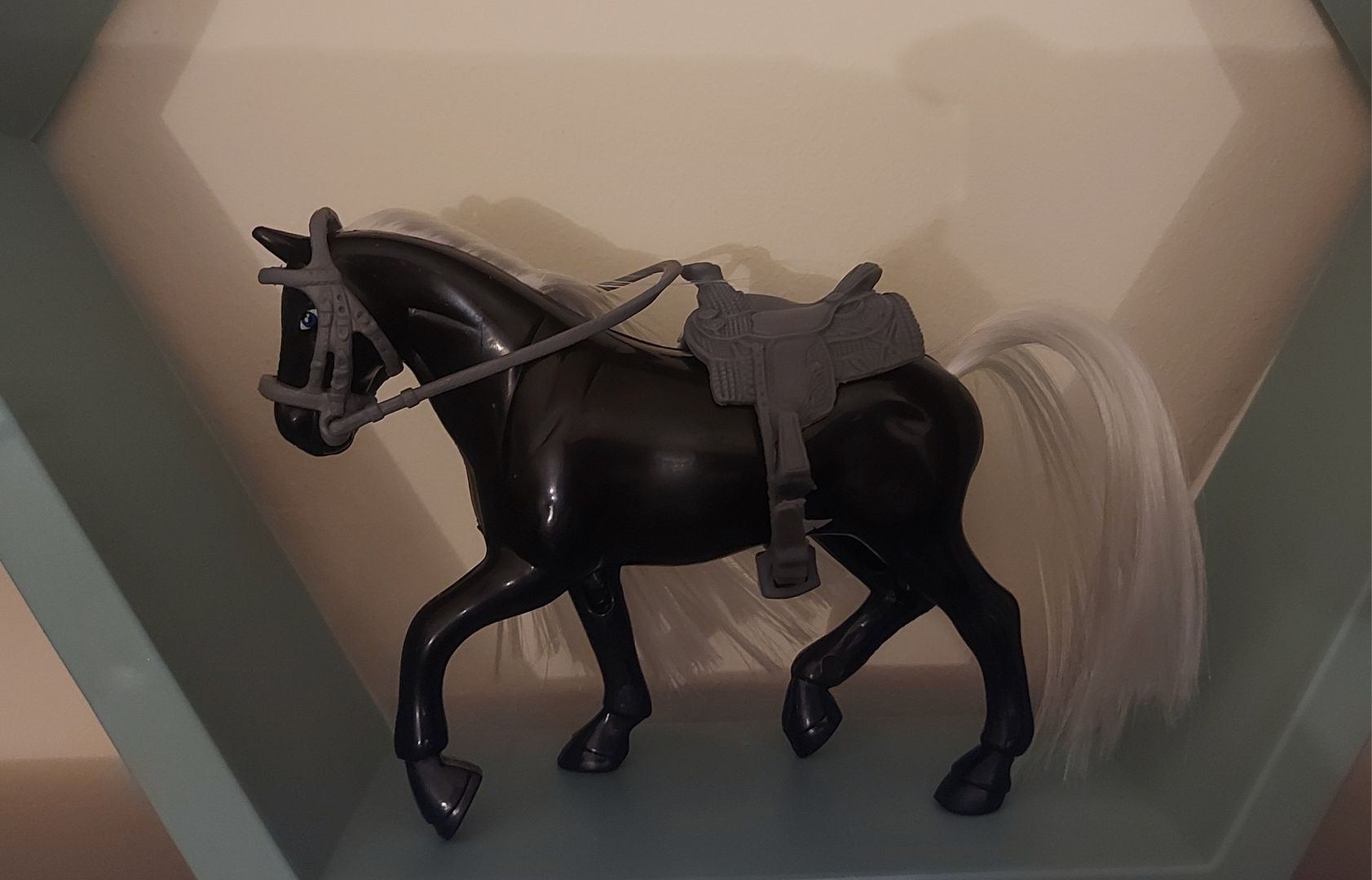 Лошадь конь коллекционный игровой новый 10х13см