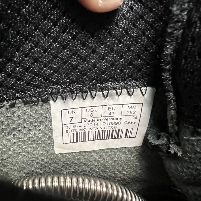 Черевики чоловічі нові Lowa Mountain Gore-Tex 41р