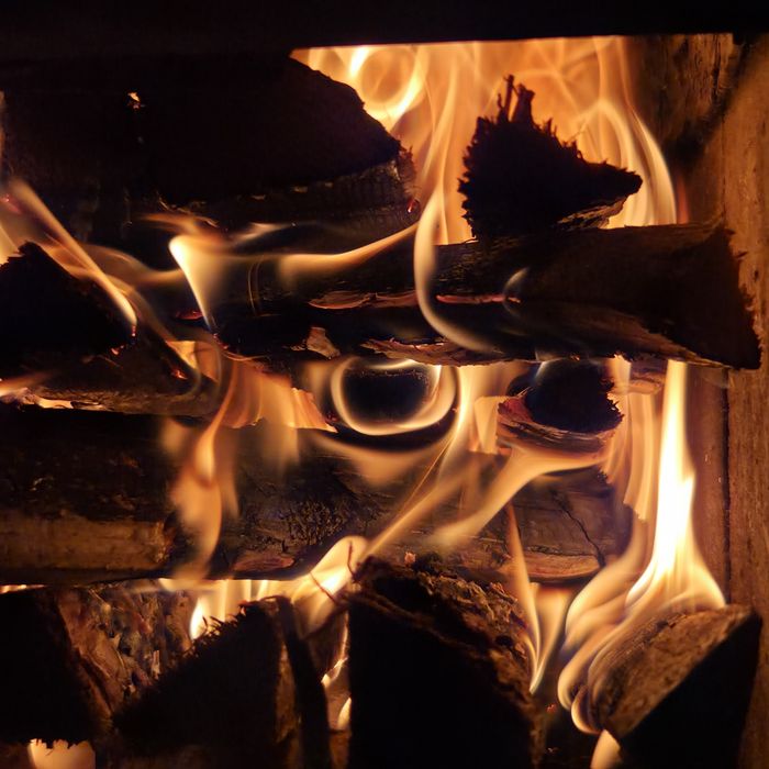 Drewno kominkowe rozpałkowe suche + STELAŻ +-50KG rozpałki suchej