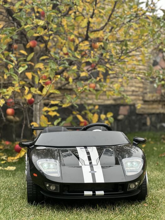 Машинка на акумуляторі Ford GT 24V – дитячий електромобіль для двох