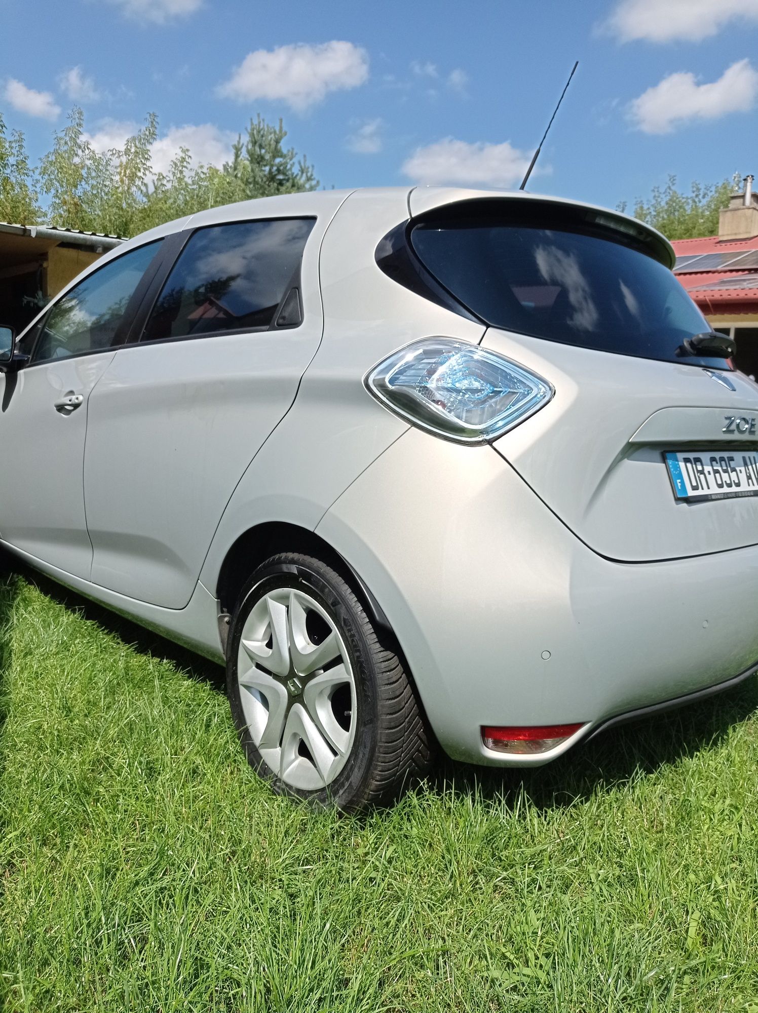 Renault ZOE uszkodzony niski przebieg super stan