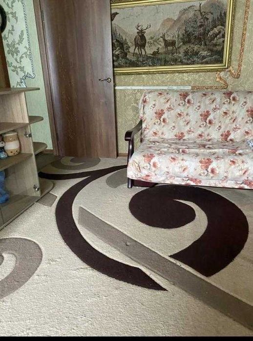 Продам 1 кімнатну квартиру  на Олексіївці, пр. Перемоги, метро поруч.