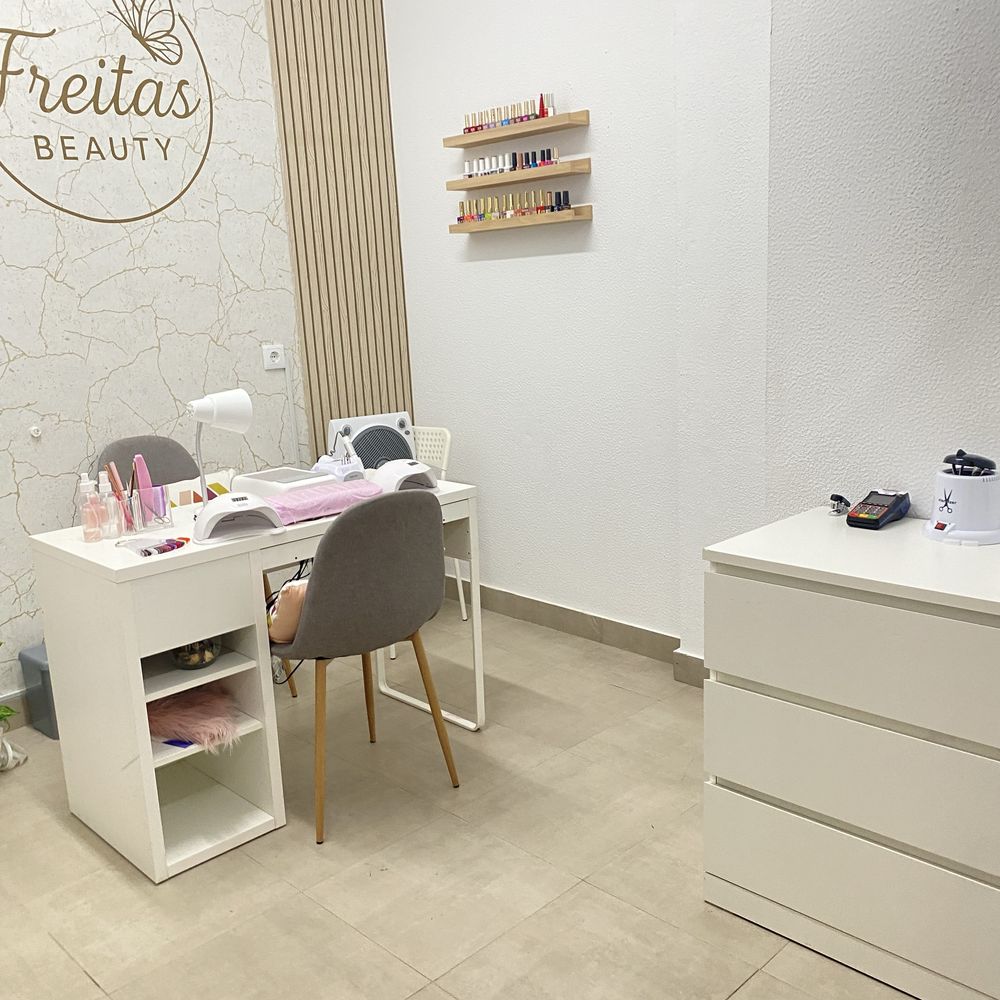 Aluga se espaco manicure