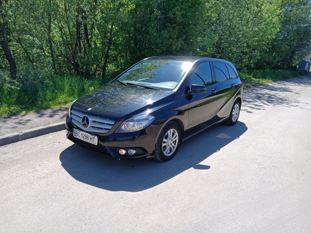Мерседес-Автомат 2012р. B180 w246 Дизель..