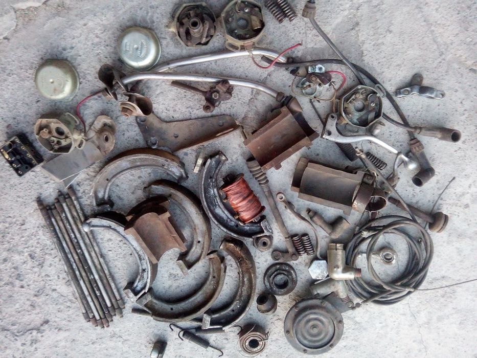 Крышка двигателя  толкателя на МТ Днепр.