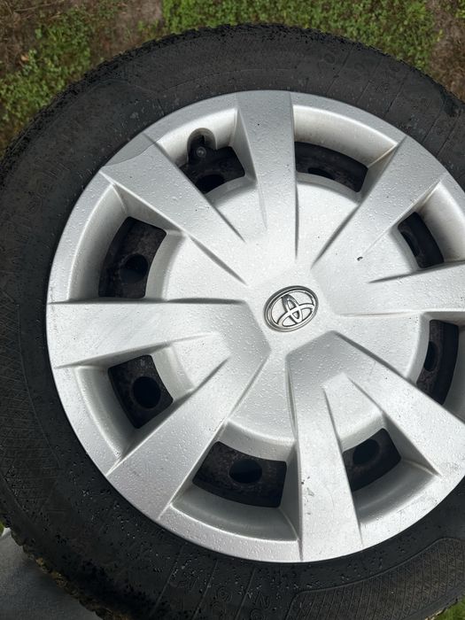 Felgi z oponami zimowymi 5x114 avensis t27