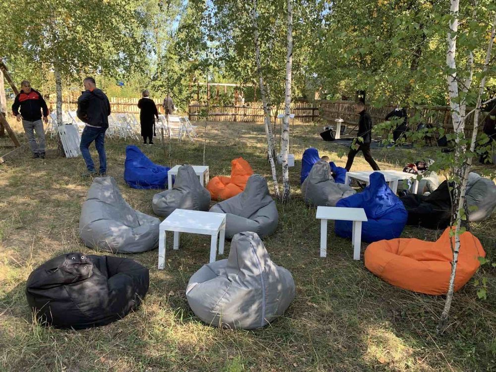 Аренда кресло-мешков груша пуфы-кресла и столики на прокат, пледы