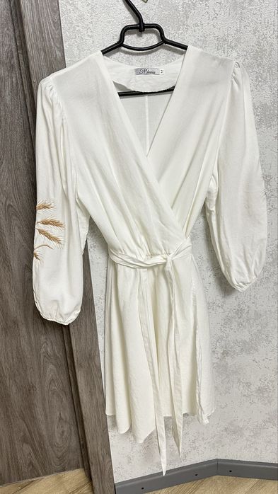 Сукня з льону, плаття з вишитим колоском