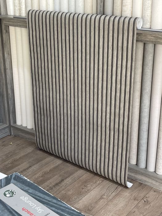 Шпалери. Метрові. Під декоративну рейку .