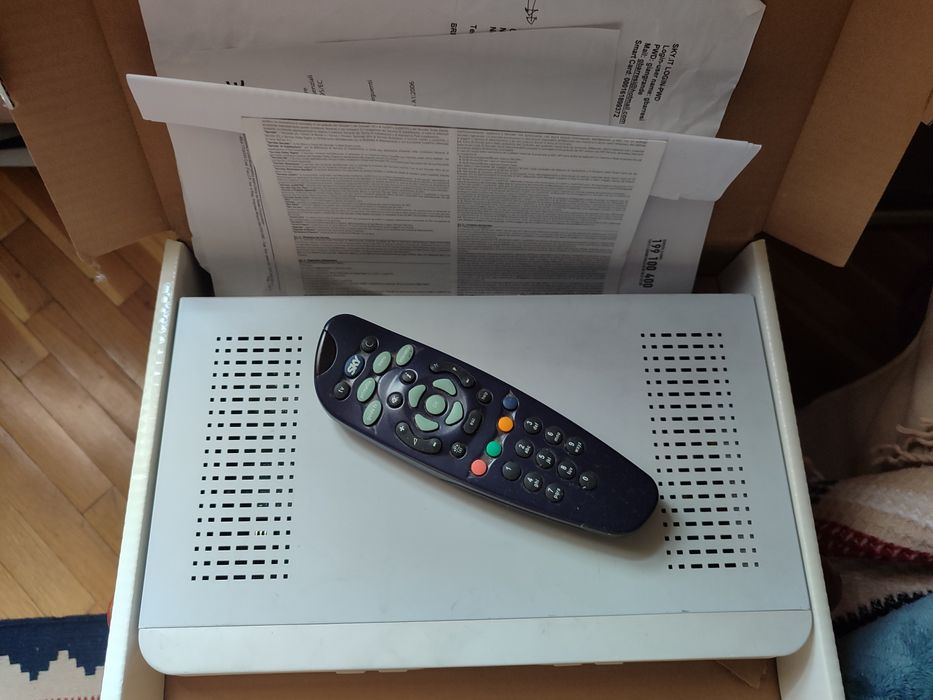 Супутниковий ресивер Sky HD