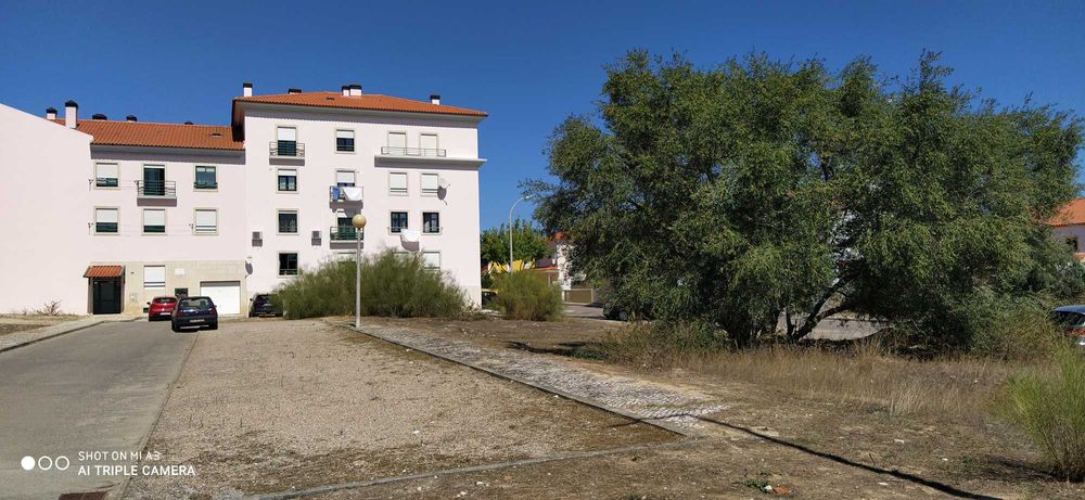 Lote de terreno para construção de prédio - Aires Palmela