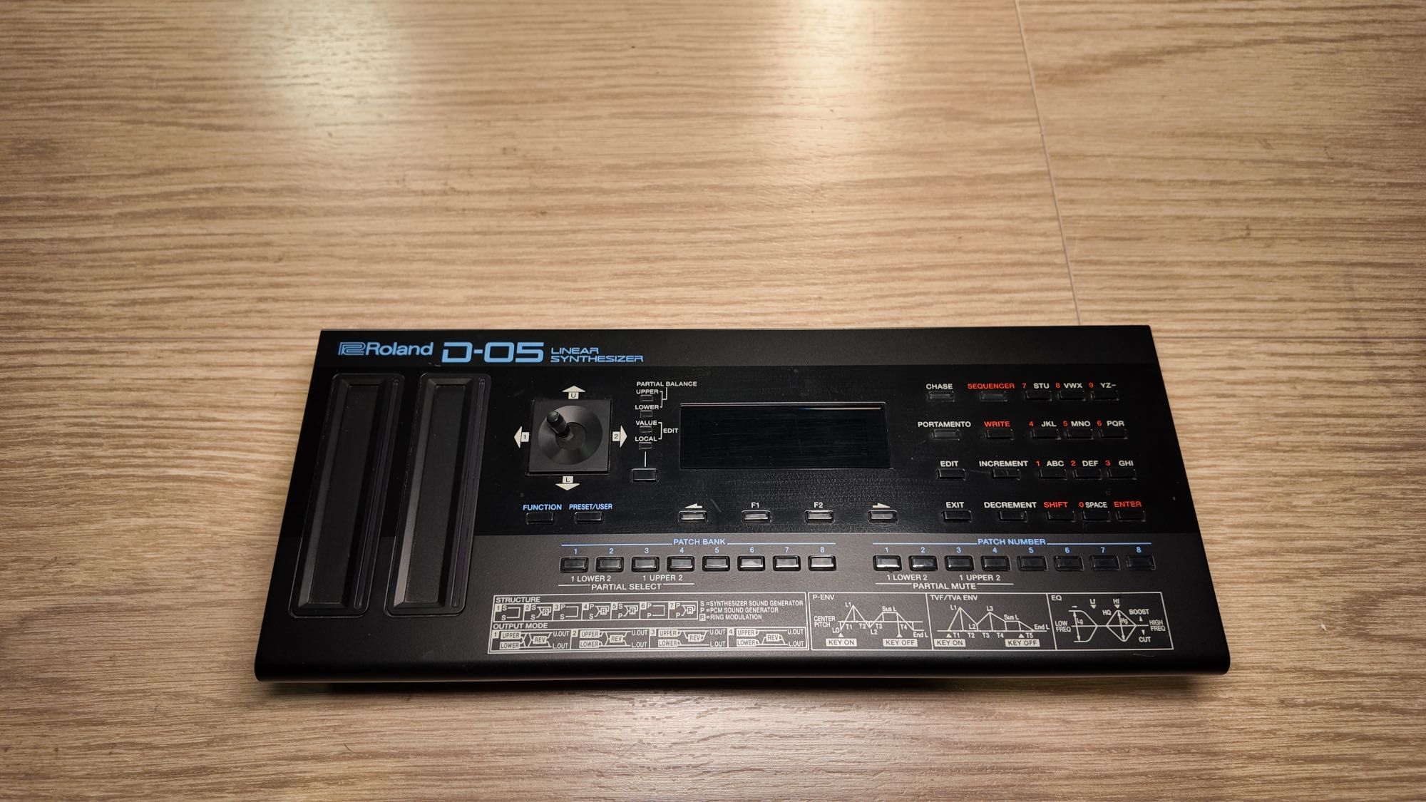 Roland D-05 Boutique Series Linear Synthesizer Sound Module - Black
