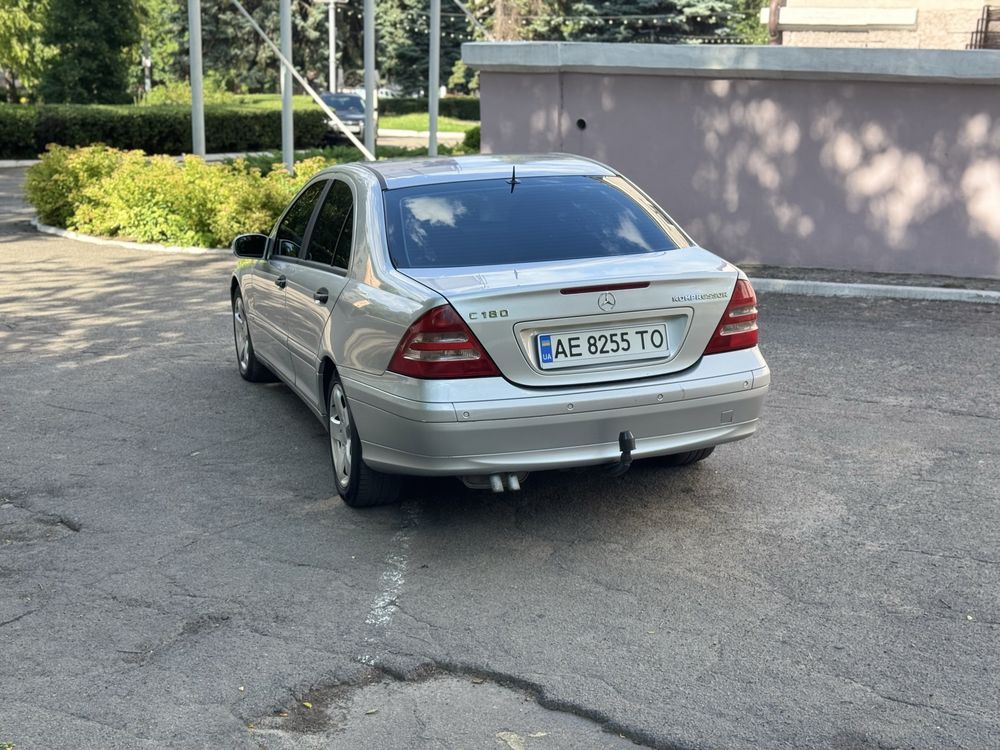 Продам Mercedes C-Class С-180 Kompressor.