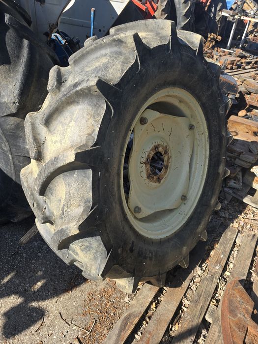 Rodas 360/70R24 e 280/70R16 New Holland TCE