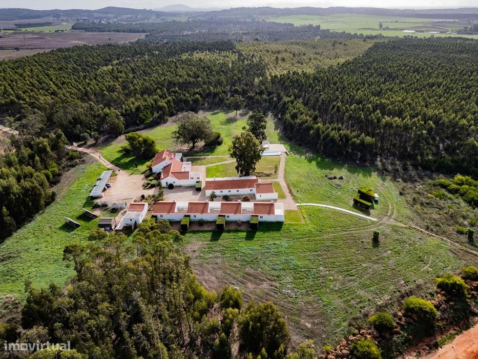 Moradia T11 com piscina, Odemira