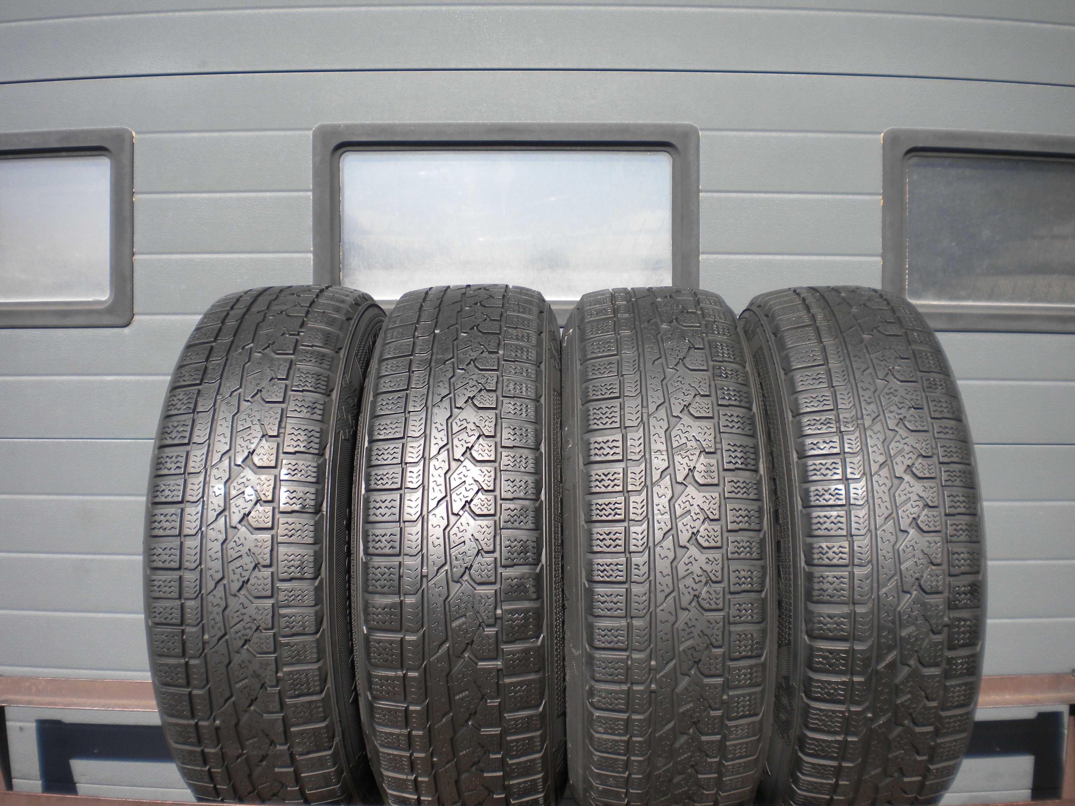 ! 4x Opony zimowe KUMHO I'ZEN RV ASYMMETRIC 215/70R16 100T