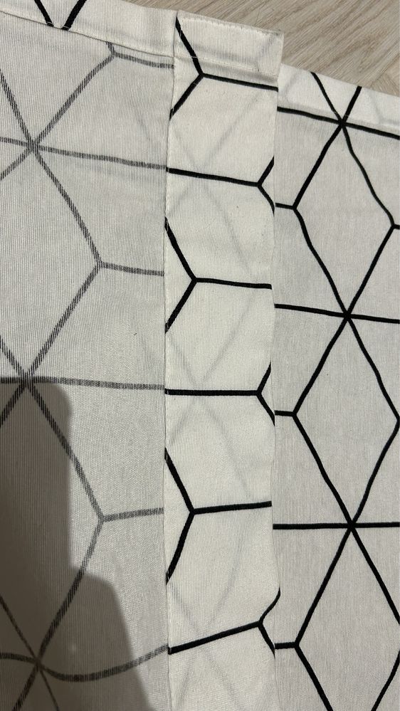 Zasłony szyte na miarę biało czarne geometryczne wzory