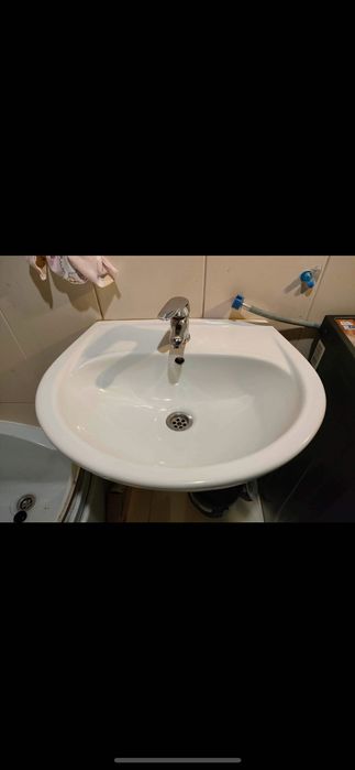 umywalka biała polokrągła