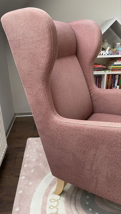 Fotel uszak z podnóżkiem