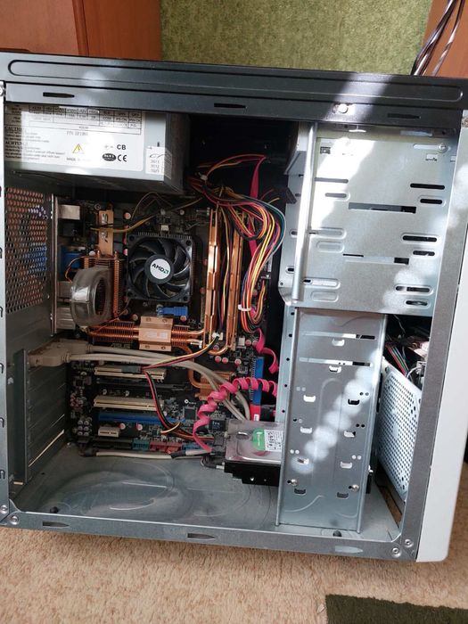 Продам компʼютер для навчання або роботи монітор мишка клавіатура