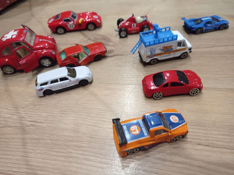 Продам   машинки