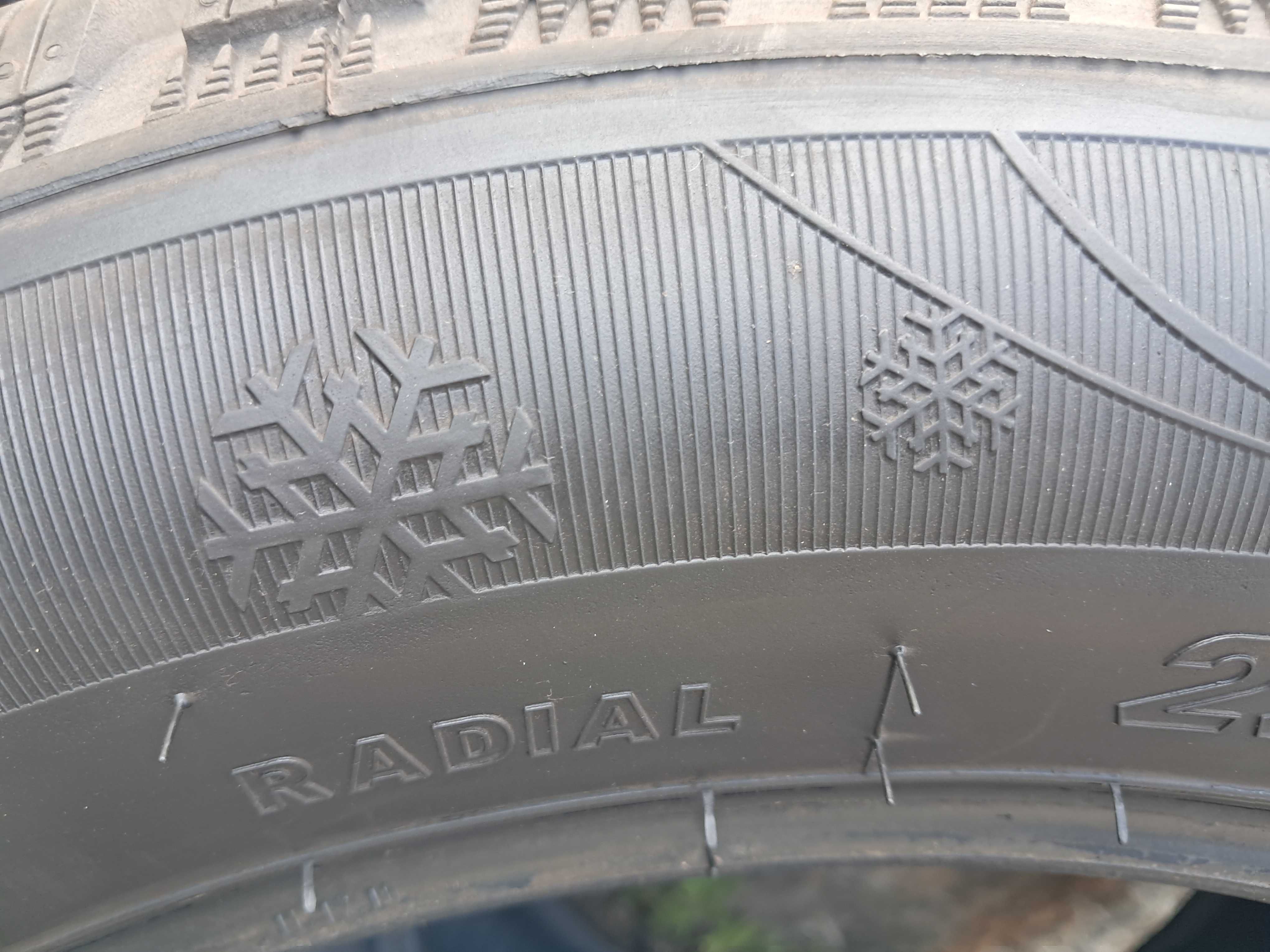 4xopony zimowe 225/60 R17 103V
