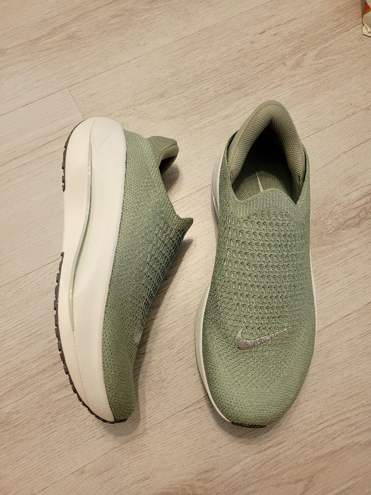 Кроссовки NIKE Reina EasyOn жіночі нові original