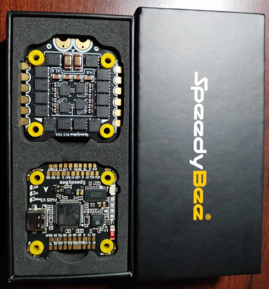 Польотний контроллер стек SpeedyBee F405 V3 50A 30X30 FC+ESC FPV Stack