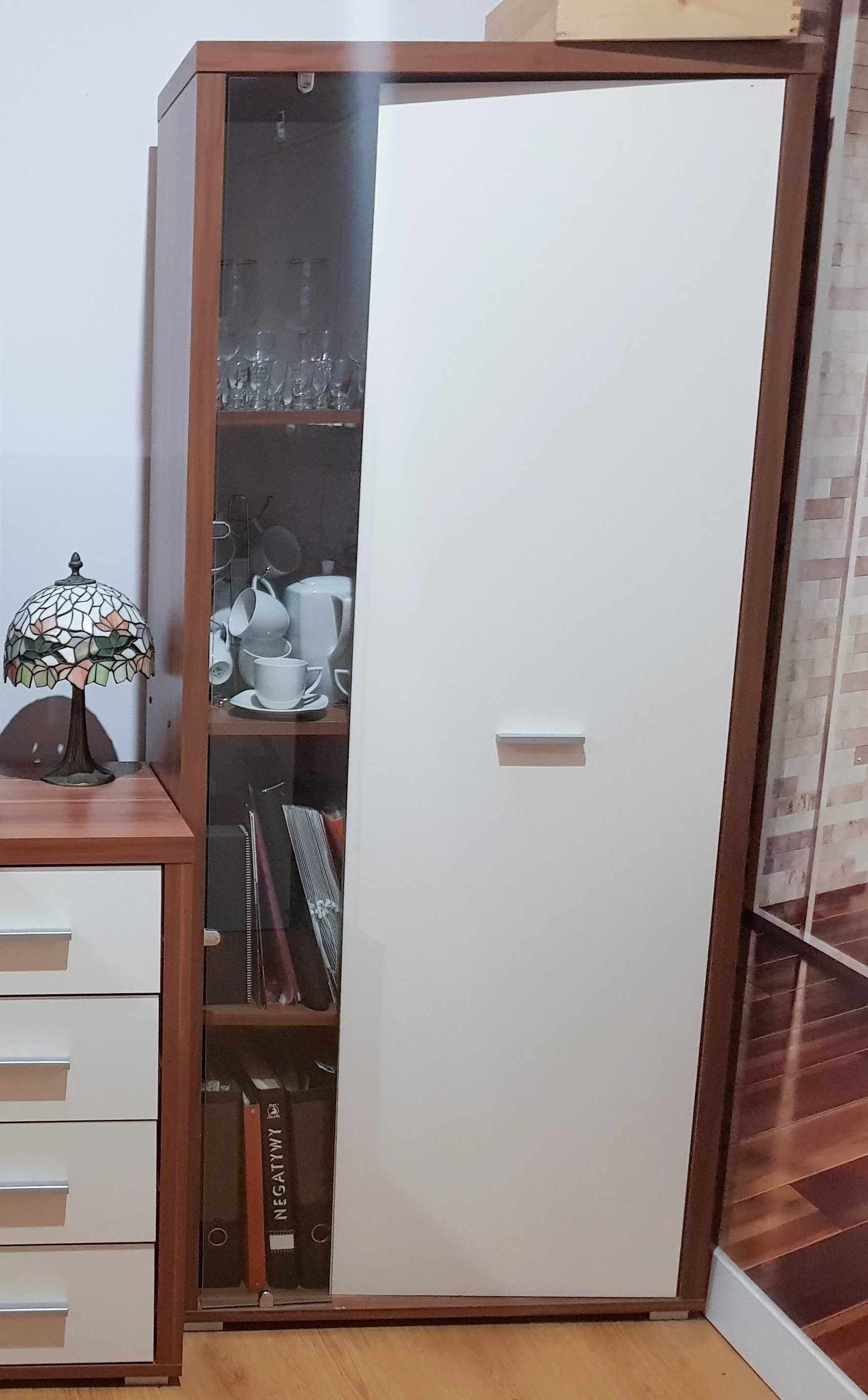 Witryna regał Jysk GESTEN   kolor orzech-krem