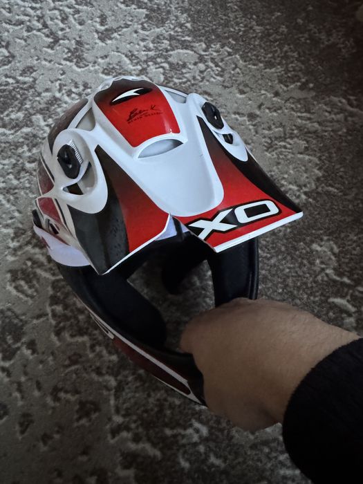 Шолом AXO розмір L Новий ще є окаляри