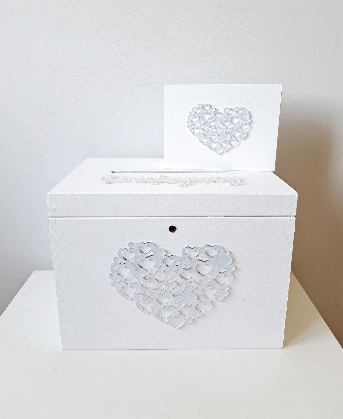 Białe pudełko na koperty i obrączki Lustrzane dekory wesele ślub