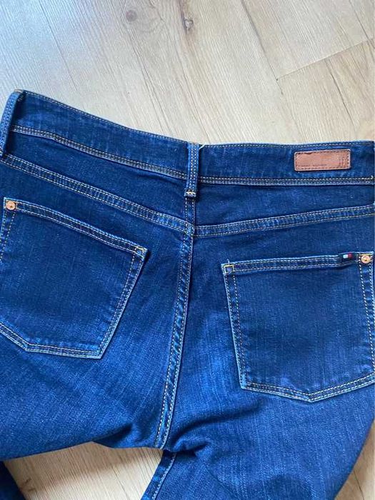 Tommy hilfiger granatowe jeansy rurki skinny ciemne