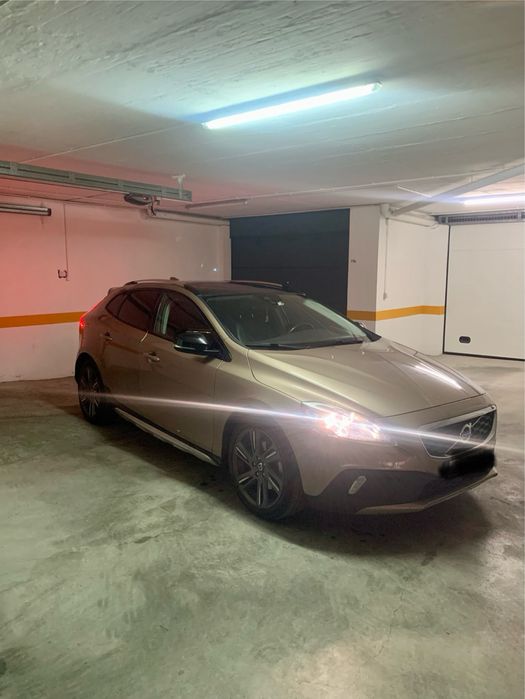 Volvo V40 T4  Cross Country Summum