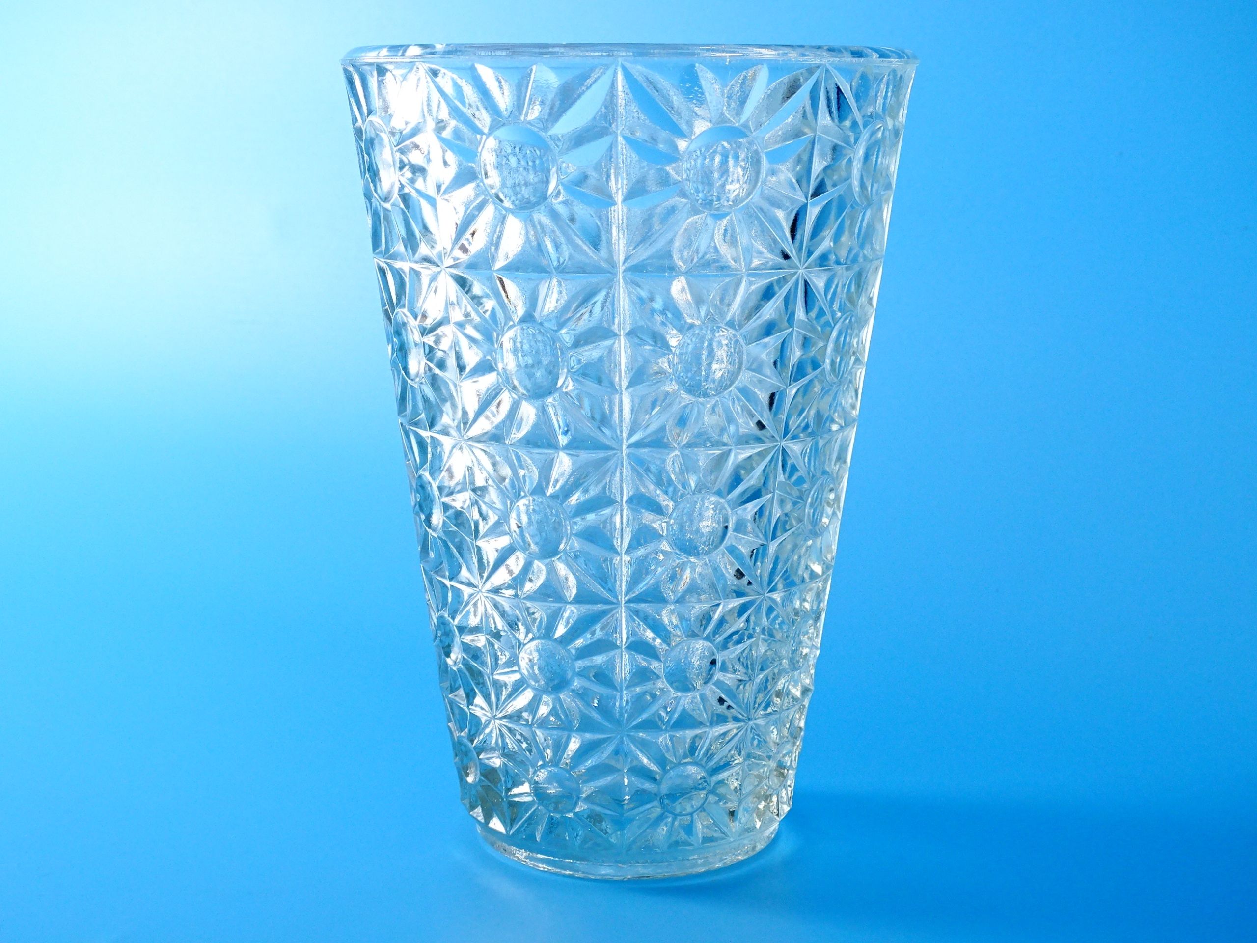 lata 60/70 stary wazon szklany z prasowanego szkła
