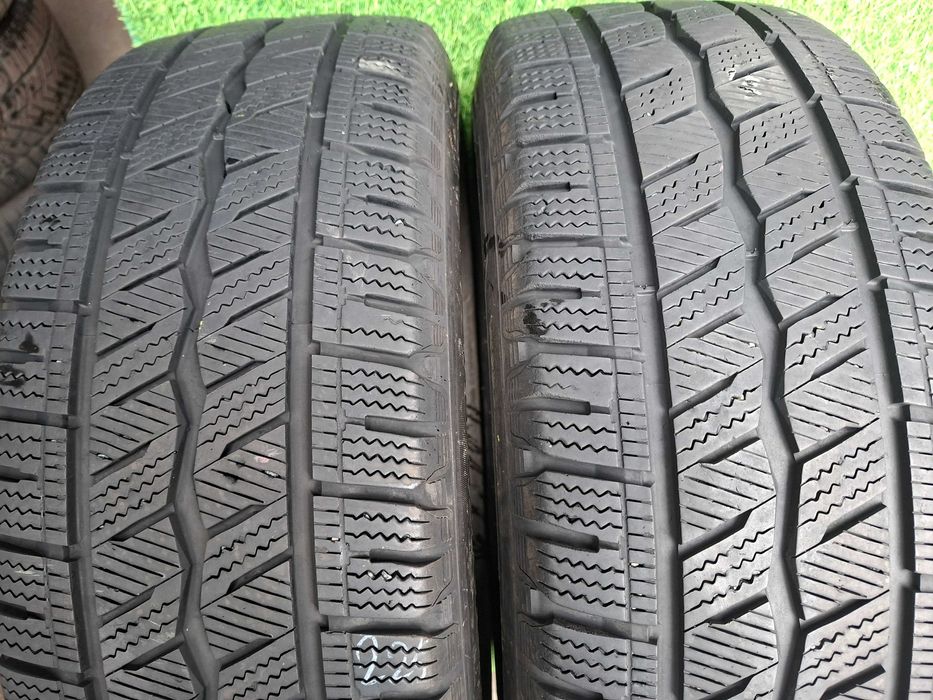 PARA OPON ZIMOWYCH 16'' 235/65R16C 121/119R HANKOOK Winter i*Cept LV.