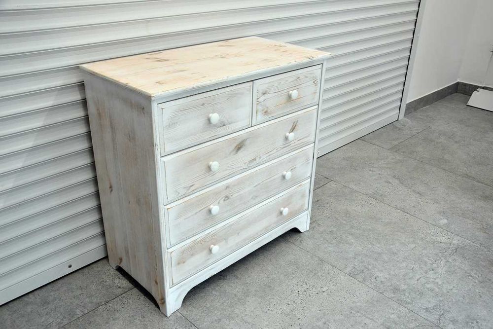 komoda sosnowa z szufladami - jak nowa