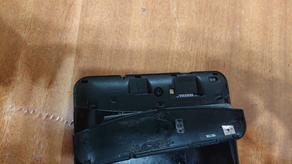 Продам планшет по цене зарядки. 
Отличное состояние
Смотрите фото. 
На