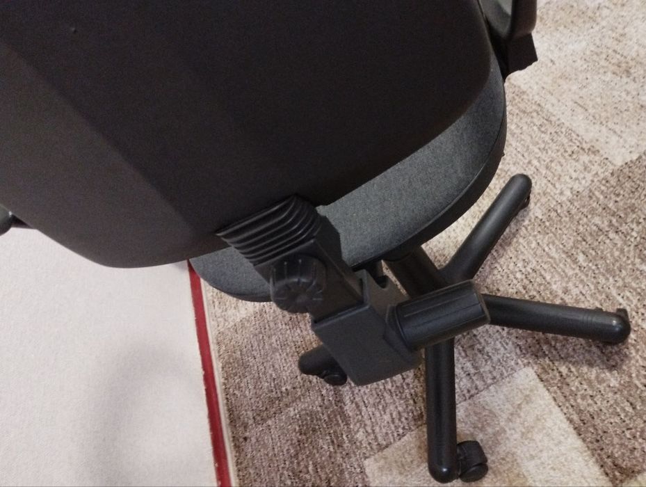 Крісло компʼютерне novi styla